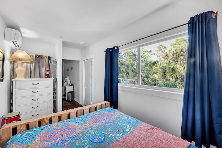 Hw queen bed