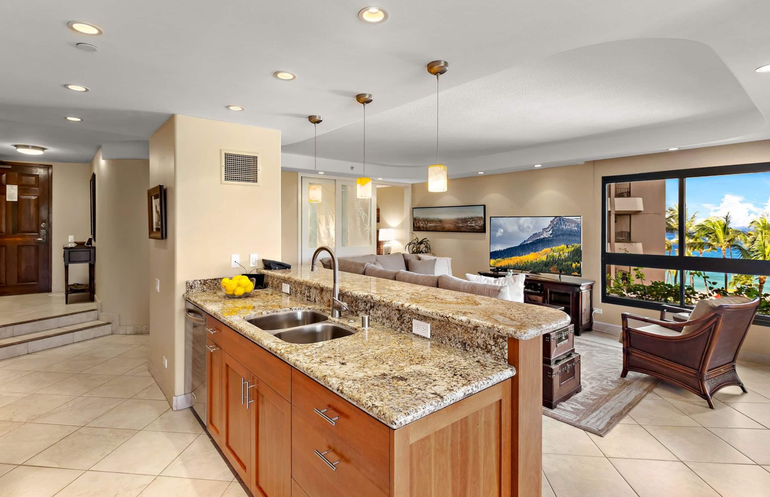 Condo in Lahaina · ★5.0 · 2 bedrooms · 3 beds · 2 baths - Image 2