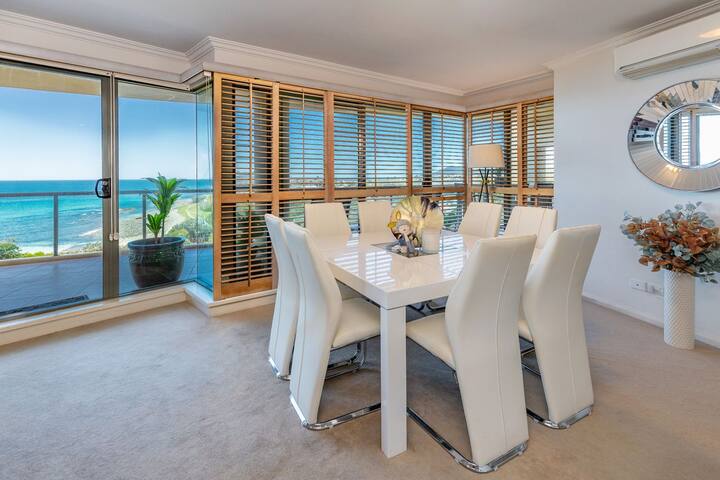 Le Point 702 – Luxury and Views!