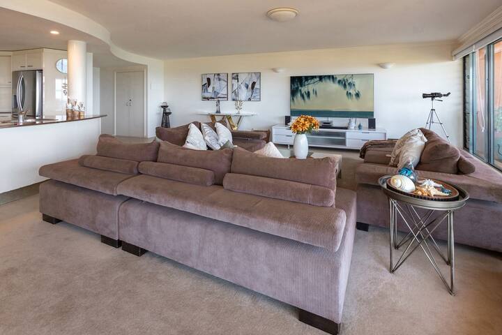 Le Point 702 – Luxury and Views! gallery image 5