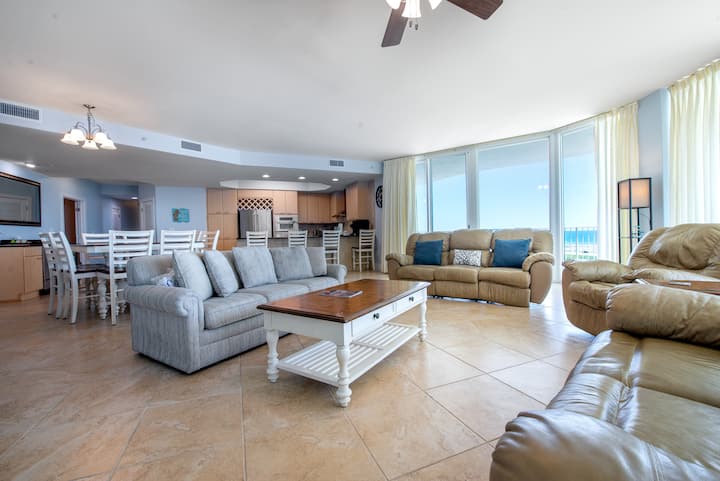 Updated Family-friendly Condo With Media Room And Wraparound Balcony. Complimentary Boat Slip! - Orange Beach, AL