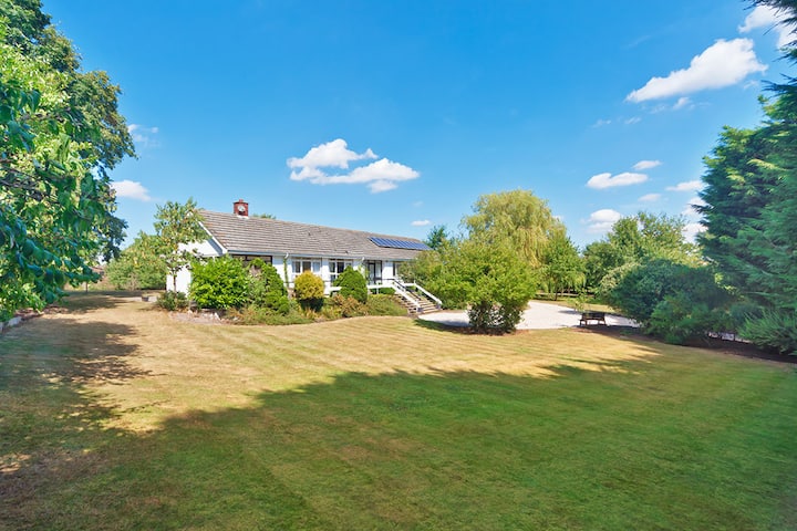 English Countryside Retreat: Sleeps 10 - Essex