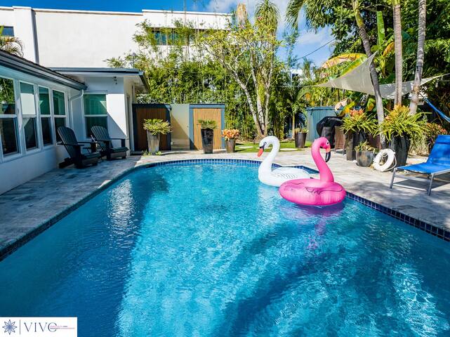 Modern Coastal Home Near Las Olas + Heated Pool gallery image 3