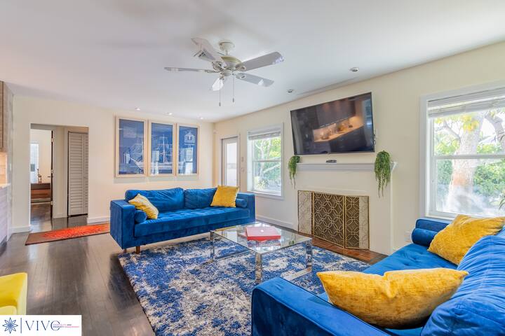 Modern Coastal Home Near Las Olas + Heated Pool gallery image 4