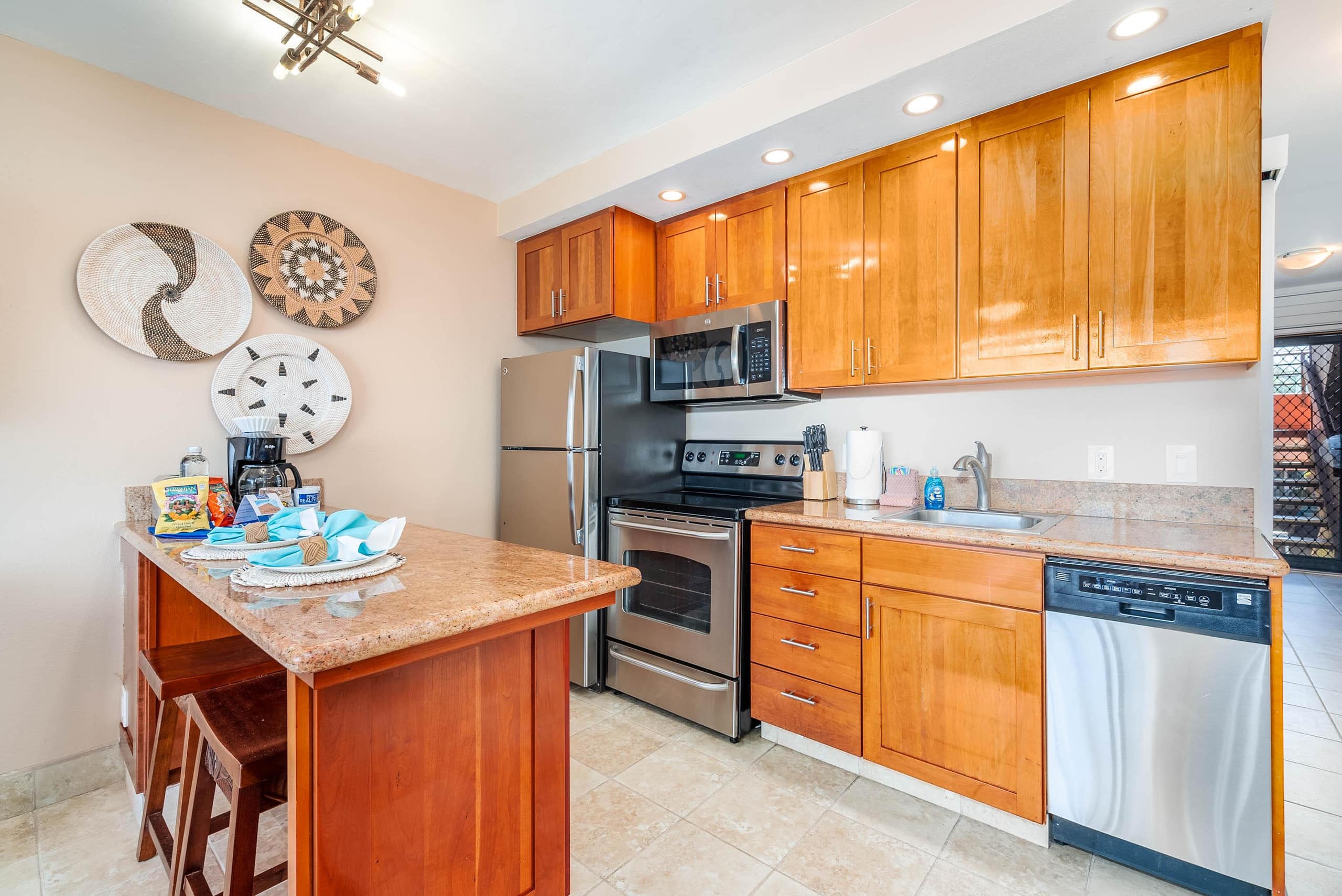 Condo in Lahaina · ★4.75 · 1 bedroom · 2 beds · 1 bath - Image 17