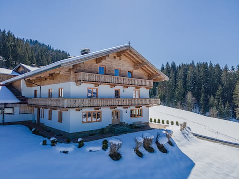 Top Airbnb: Tyrolean apartment with infrared sauna in Westendorf
