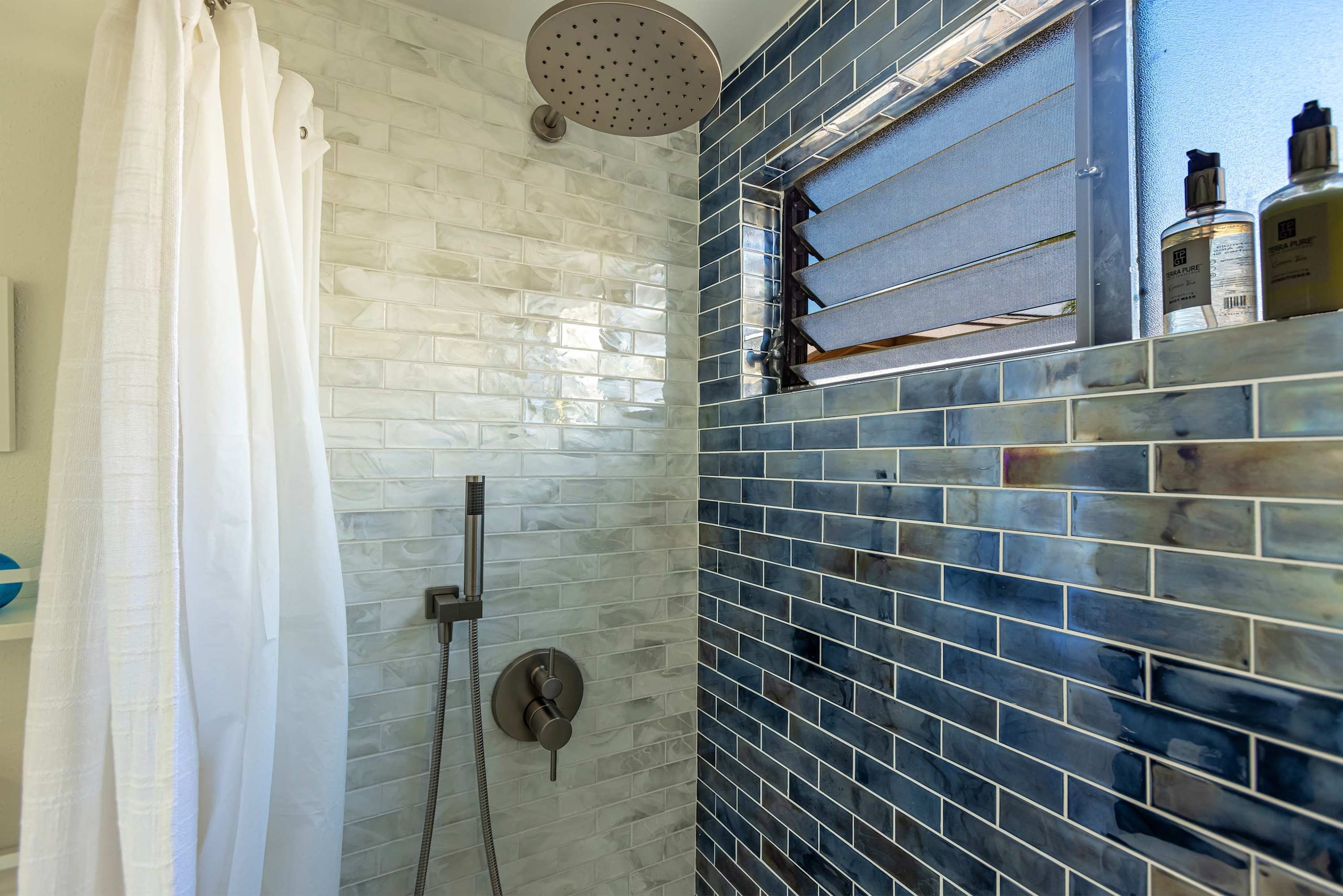 Condo in Wailuku · ★4.86 · 2 bedrooms · 4 beds · 2 private baths - Image 26