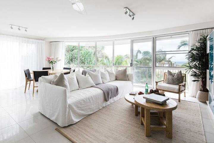 Sunshine Retreat, Ocean view, pool, relax in style