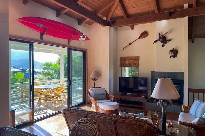 Classic 4BR Mountainview | Private Pool | Hot Tub gallery image 2