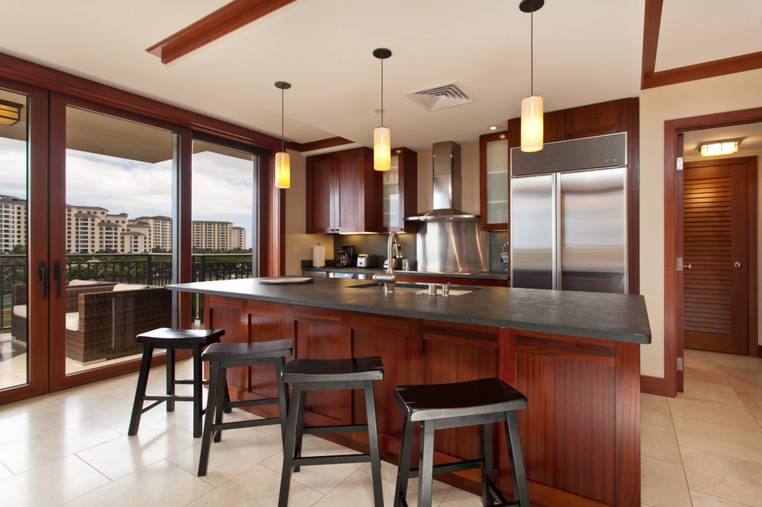 Condo in Kapolei · ★4.67 · 3 bedrooms · 4 beds · 3 private baths - Image 1