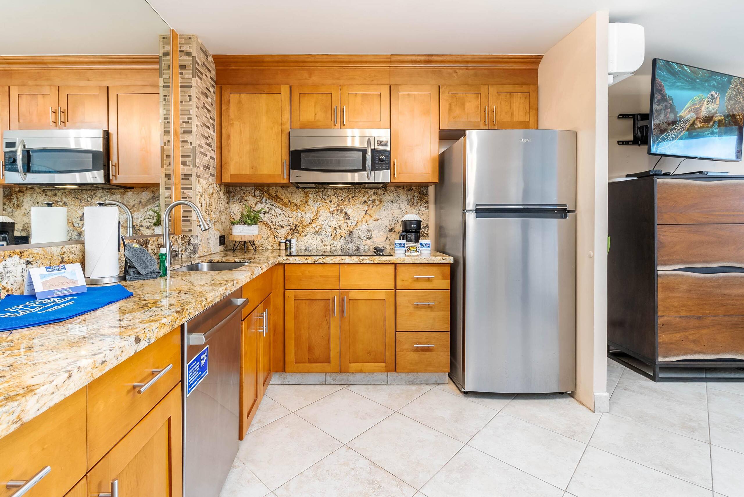 Breathtaking Oceanfront Studio Napili Shores A106 - Image 23