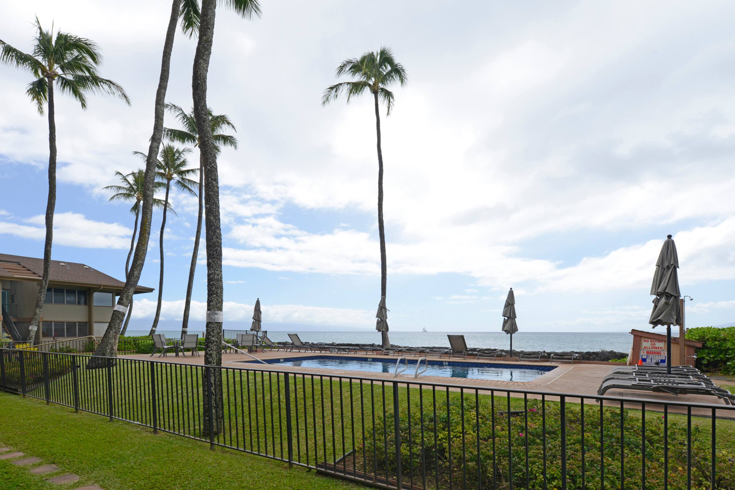 Condo in Lahaina · ★4.73 · 1 bedroom · 1 bed · 1 private bath - Image 17