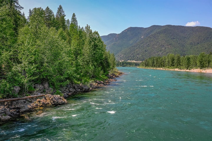 River Overlook right outside Glacier National Park