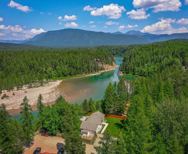 River Overlook right outside Glacier National Park
