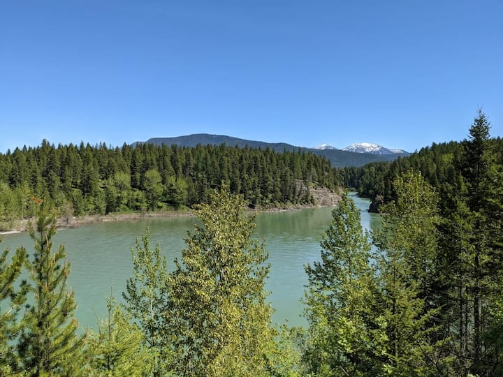 River Overlook right outside Glacier National Park