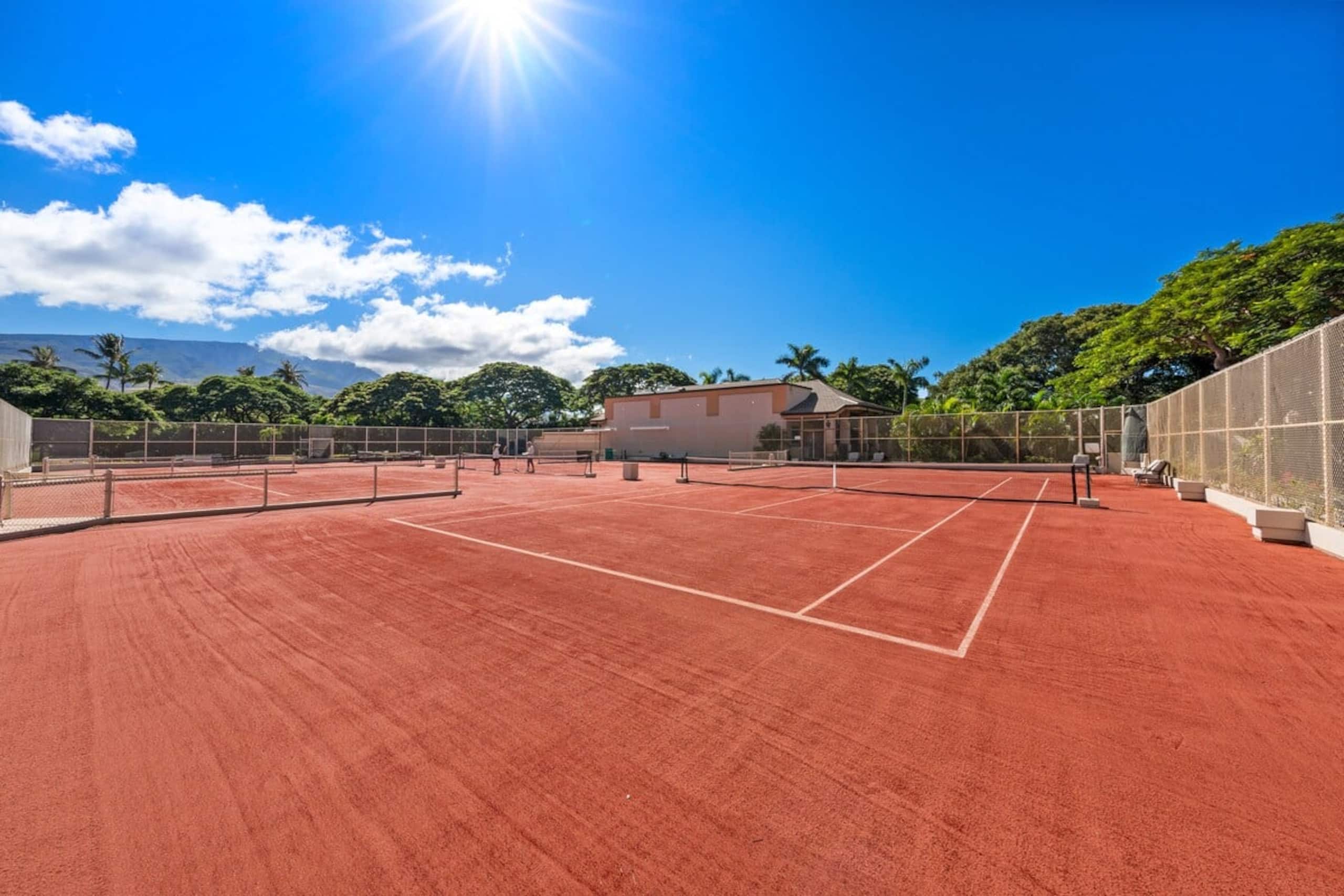 Condo in Lahaina · ★5.0 · 2 bedrooms · 4 beds · 2 baths - Image 38