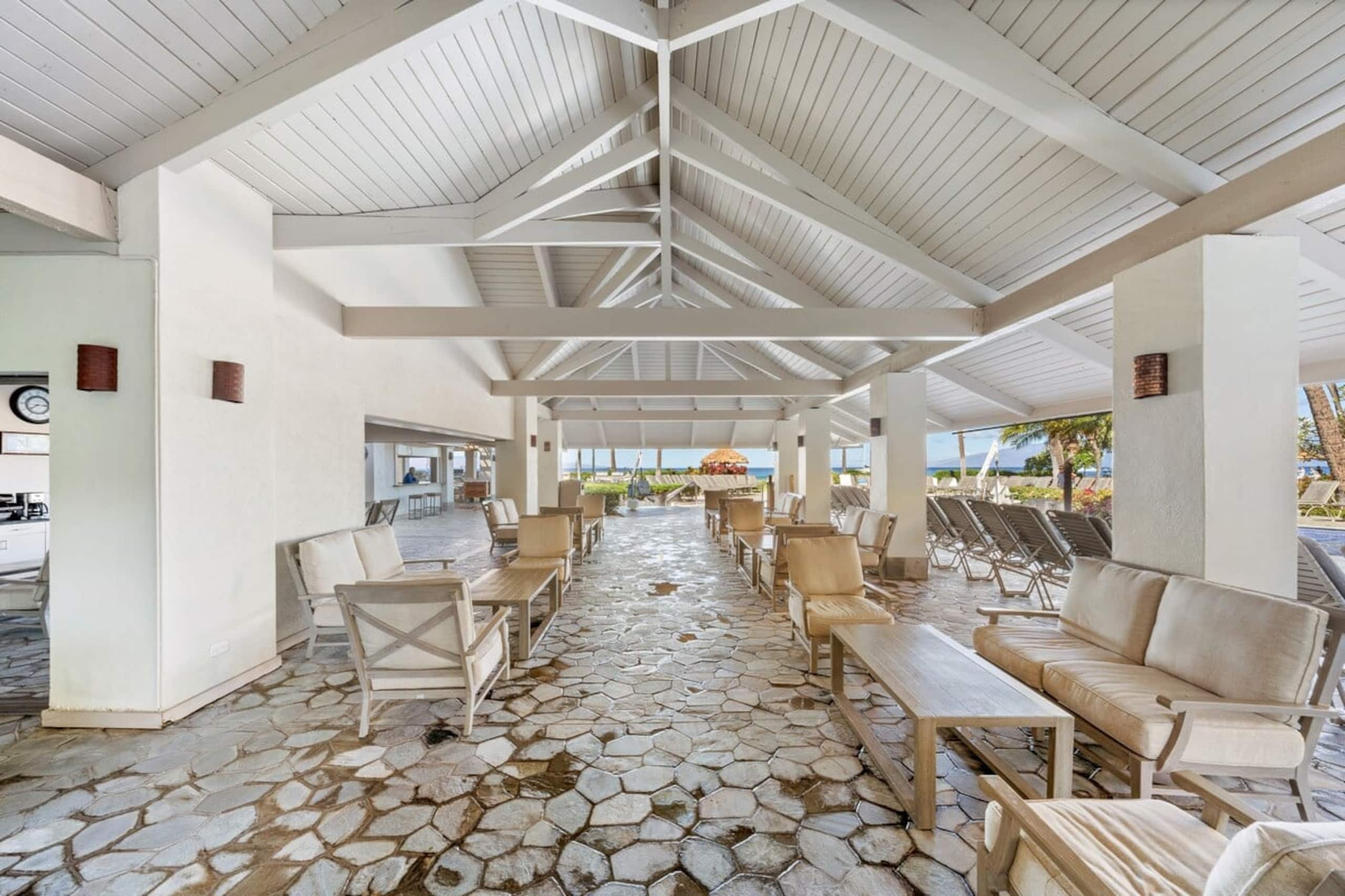 Condo in Lahaina · ★5.0 · 2 bedrooms · 4 beds · 2 baths - Image 39
