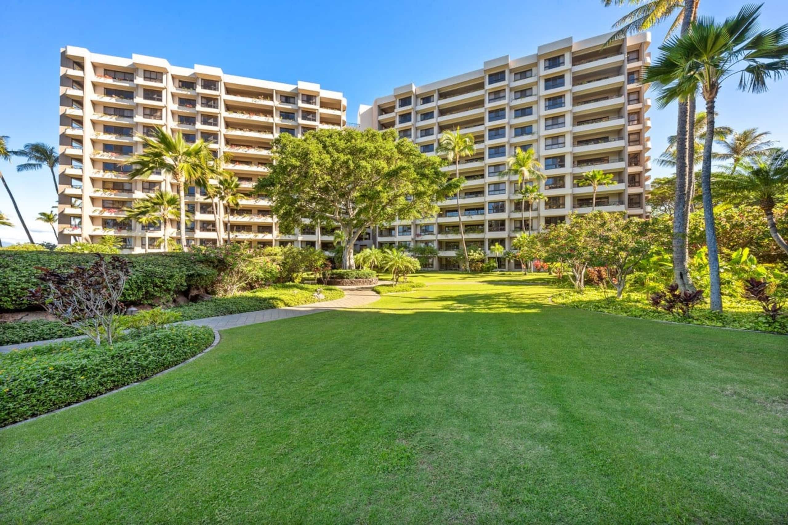 Condo in Lahaina · ★5.0 · 2 bedrooms · 4 beds · 2 baths - Image 49