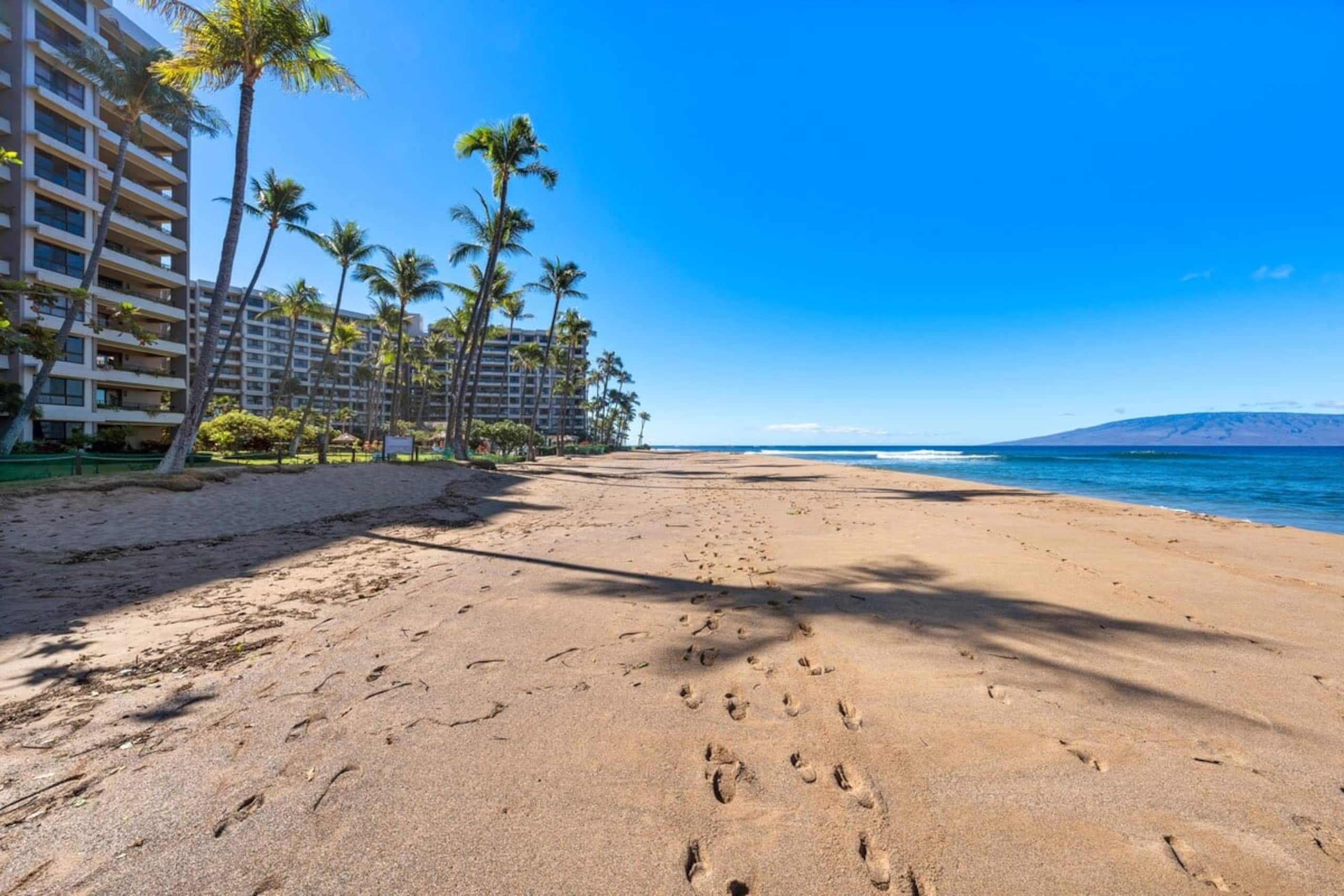 Condo in Lahaina · ★5.0 · 2 bedrooms · 4 beds · 2 baths - Image 41