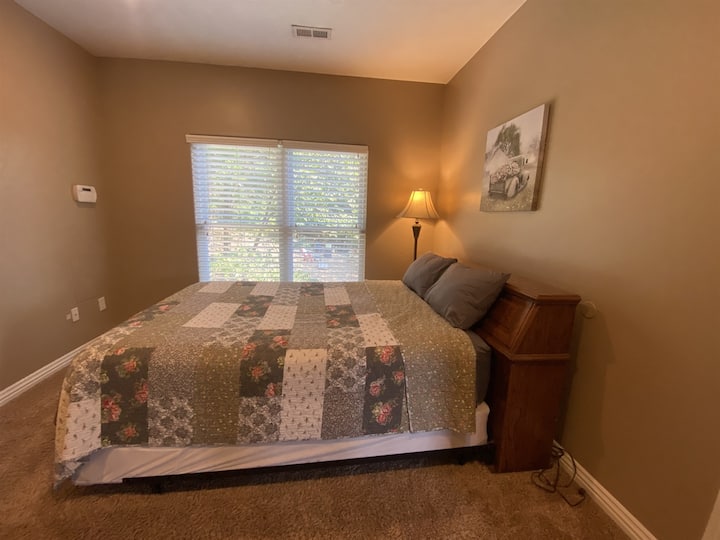 Bonus spavaća soba s bračnim krevetom na ulaznoj razini