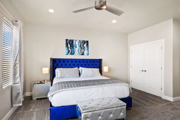 Zion Townhome - majster na poschodí s vlastnou kúpeľňou