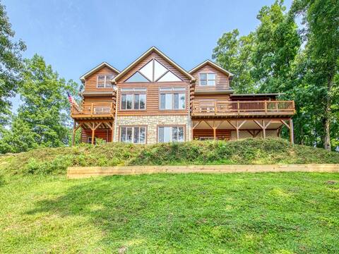 The Vista at Angel Ridge - Luxury Log Home, Sleep