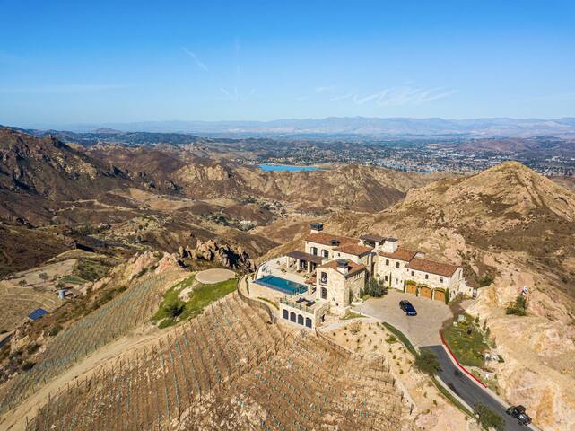 Malibu Rocky Oaks by Stay Awhile Villas gallery image 5