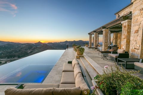 Malibu Rocky Oaks by Stay Awhile Villas