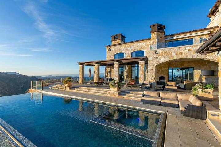 Malibu Rocky Oaks by Stay Awhile Villas gallery image 2