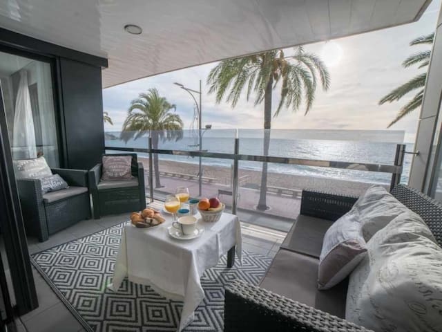 Fantástico Piso Nuevo en 1ª línea de mar