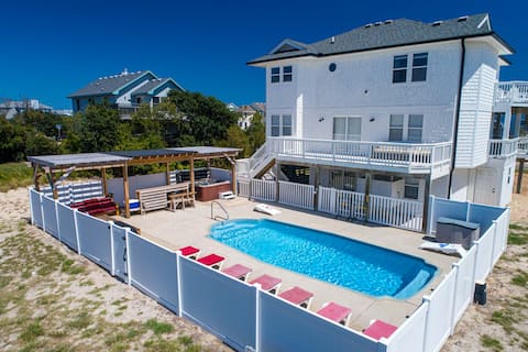 Salty Soul | Heated, Saltwater Pool & Hot Tub