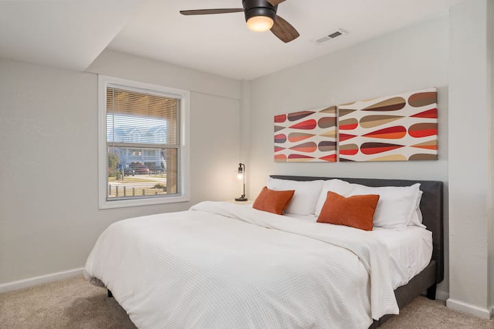 Lower level Queen Bedroom