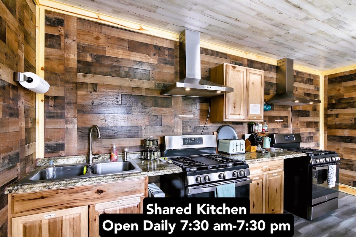 Successful Airbnb property: #8 Private room in heart of Leadville dog friendly in Leadville