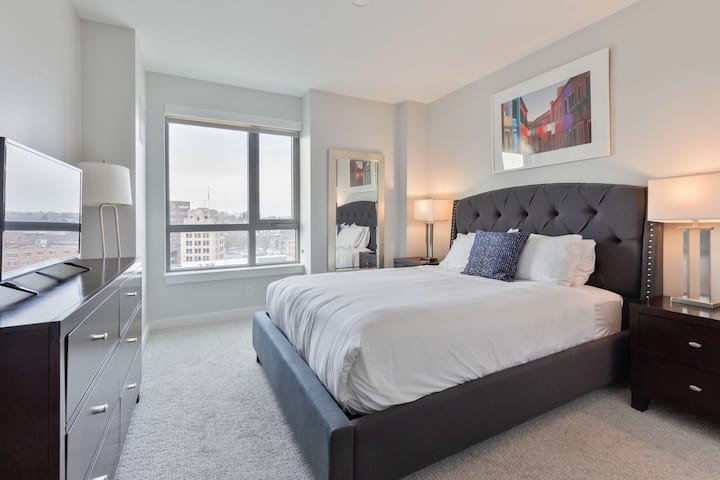 Luxury Apt Near Downtown - Quincy, MA