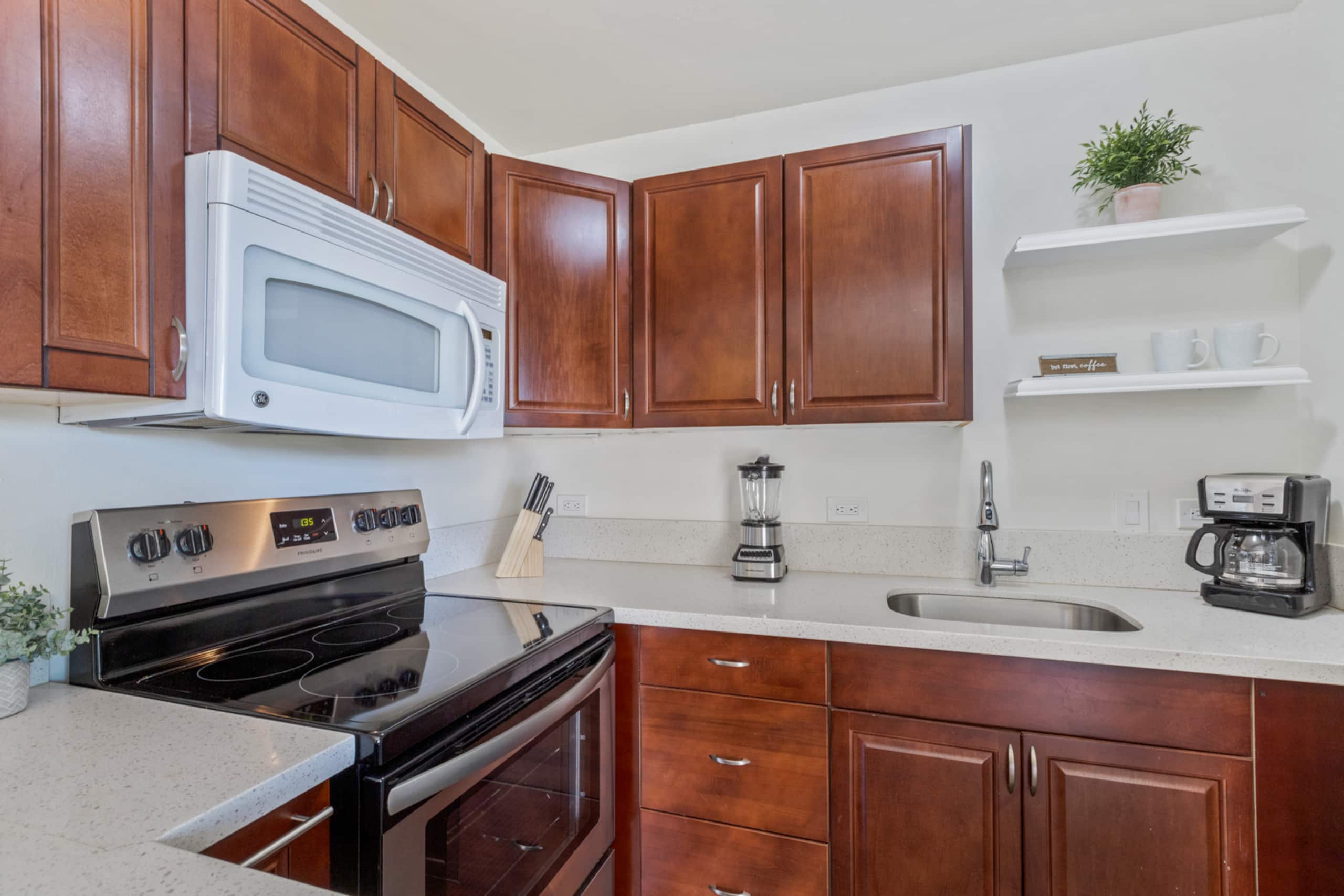 Condo in Lahaina · ★4.55 · 1 bedroom · 2 beds · 1 bath - Image 7