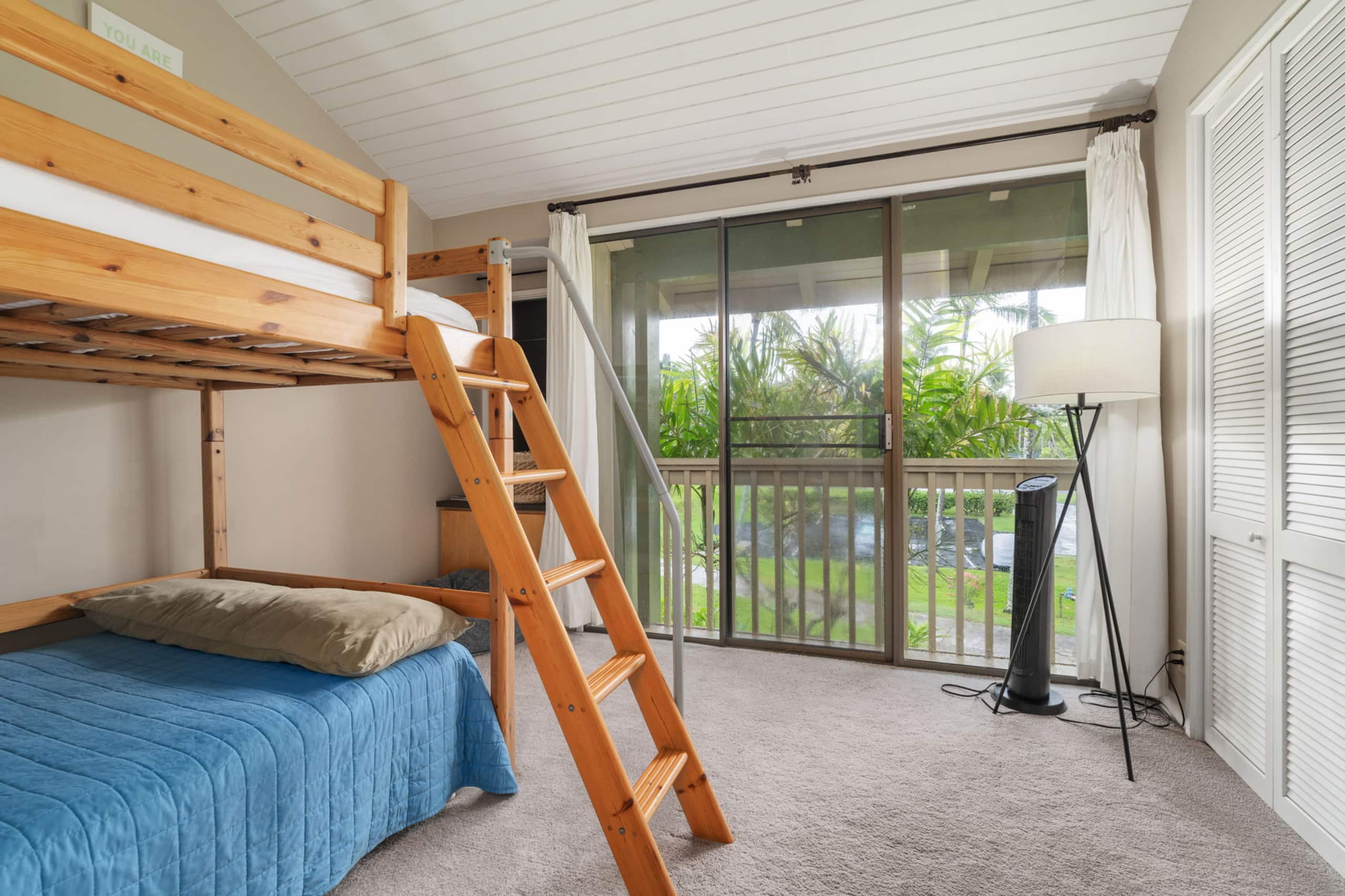 Condo in Kahuku · ★4.83 · 2 bedrooms · 3 beds · 2.5 shared baths - Image 15