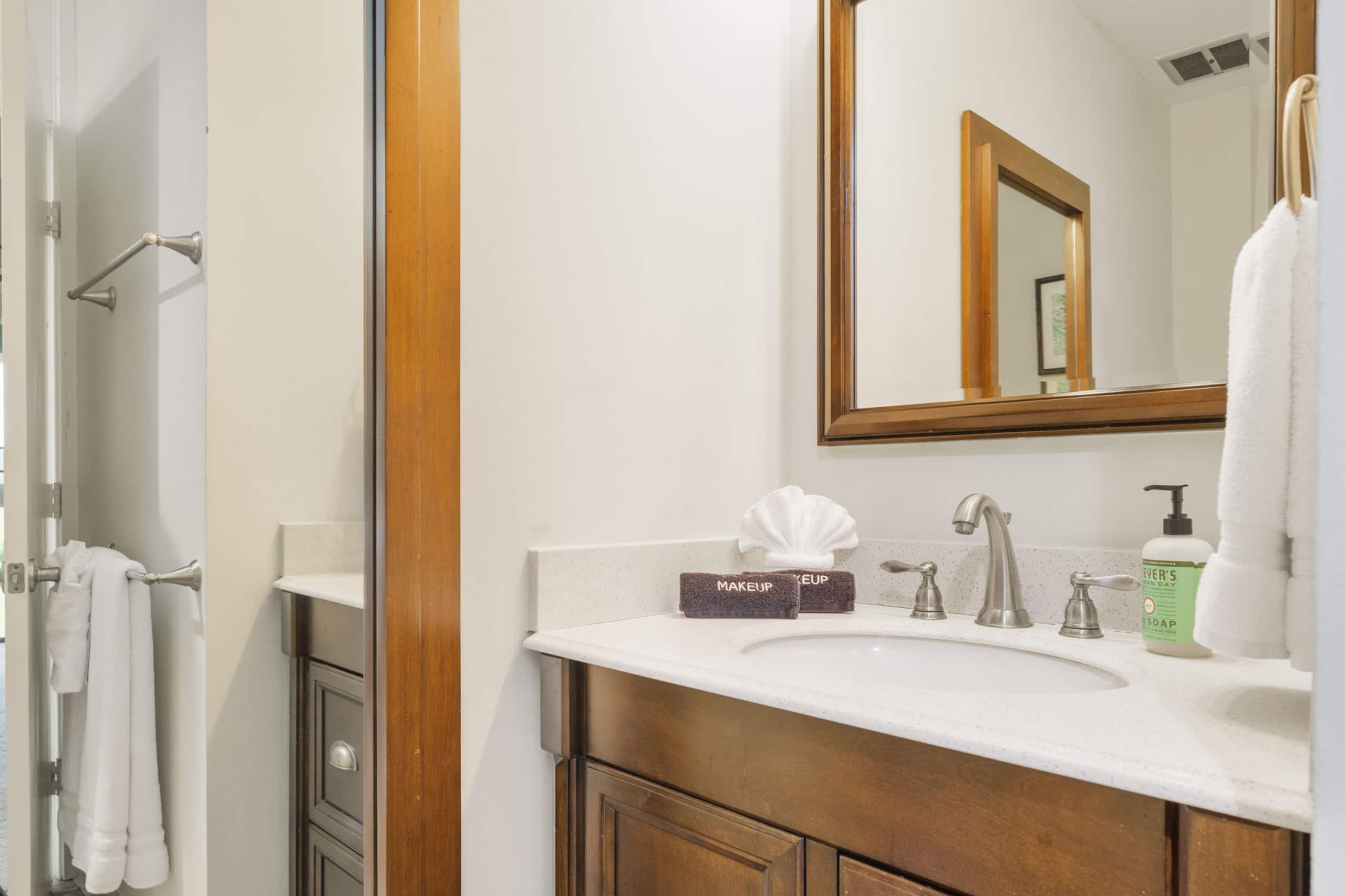 Condo in Kahuku · ★4.83 · 2 bedrooms · 3 beds · 2.5 shared baths - Image 16