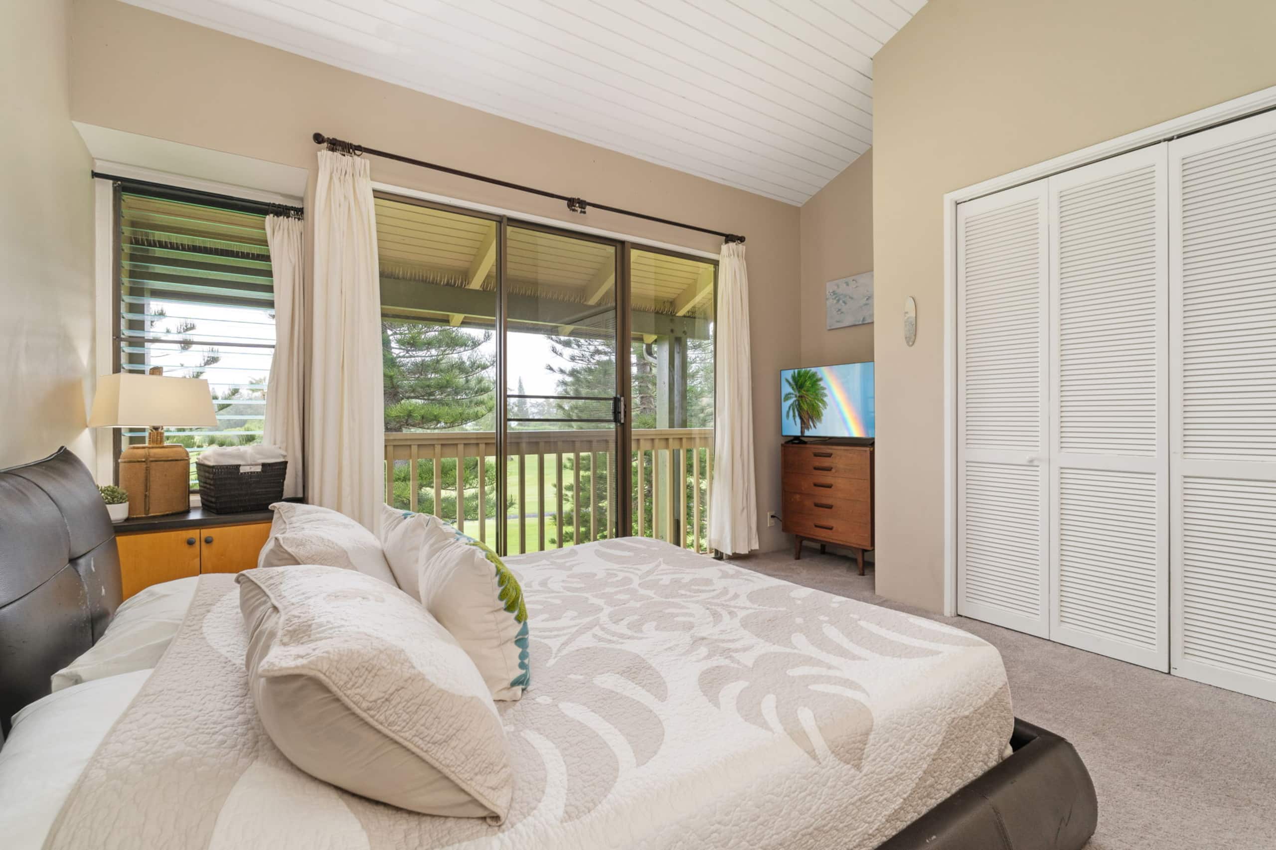 Condo in Kahuku · ★4.83 · 2 bedrooms · 3 beds · 2.5 shared baths - Image 10