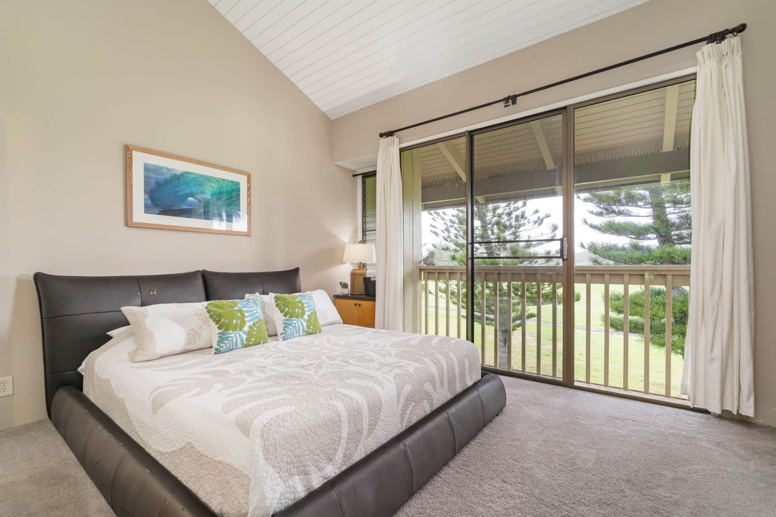 Condo in Kahuku · ★4.83 · 2 bedrooms · 3 beds · 2.5 shared baths - Image 11