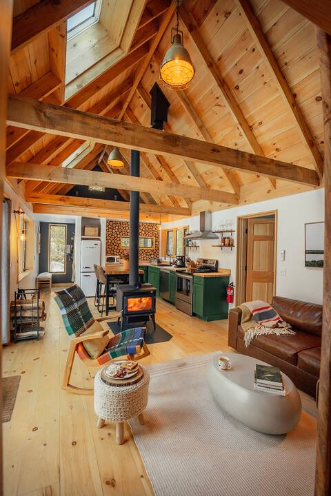 Cozy Rock Cabin  #thewaylifeshouldbe