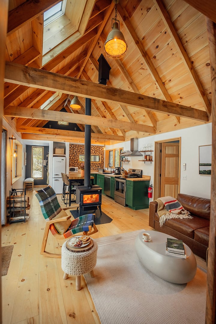 Cozy Rock Cabin  #thewaylifeshouldbe