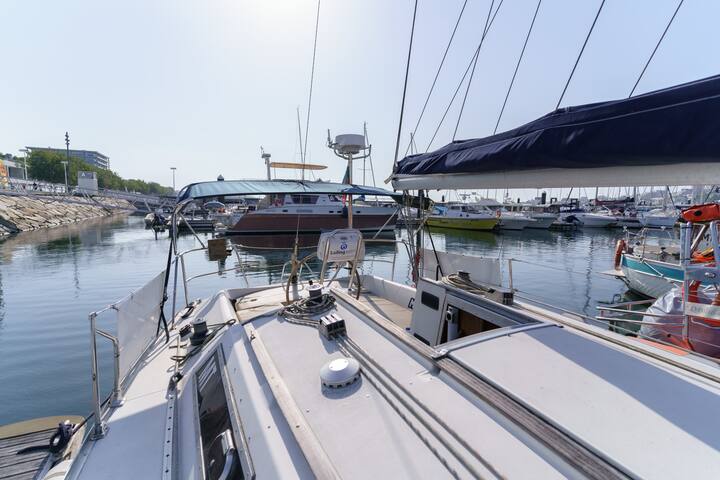 Night on Board Sailboat Experience gallery image 3