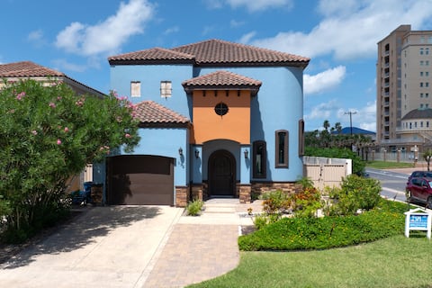 Luxury Home w/ Theater Room! Across from Beach!