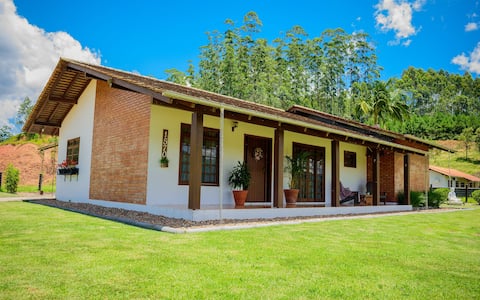 Morada Das Cerejeiras - Spacious and Ideal for Pets