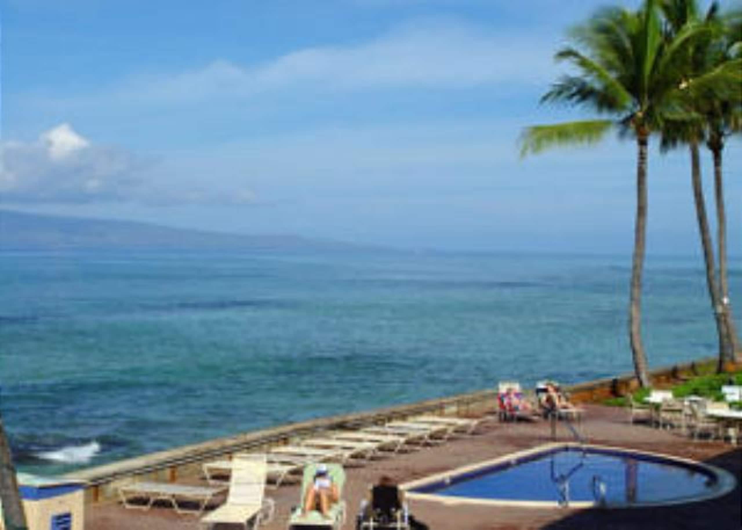 Condo in Lahaina · ★4.84 · 1 bedroom · 1 bed · 1 bath - Image 2