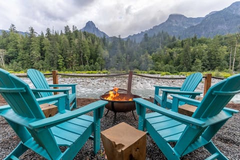 Cascade Jewel - mountain views, hot tub
