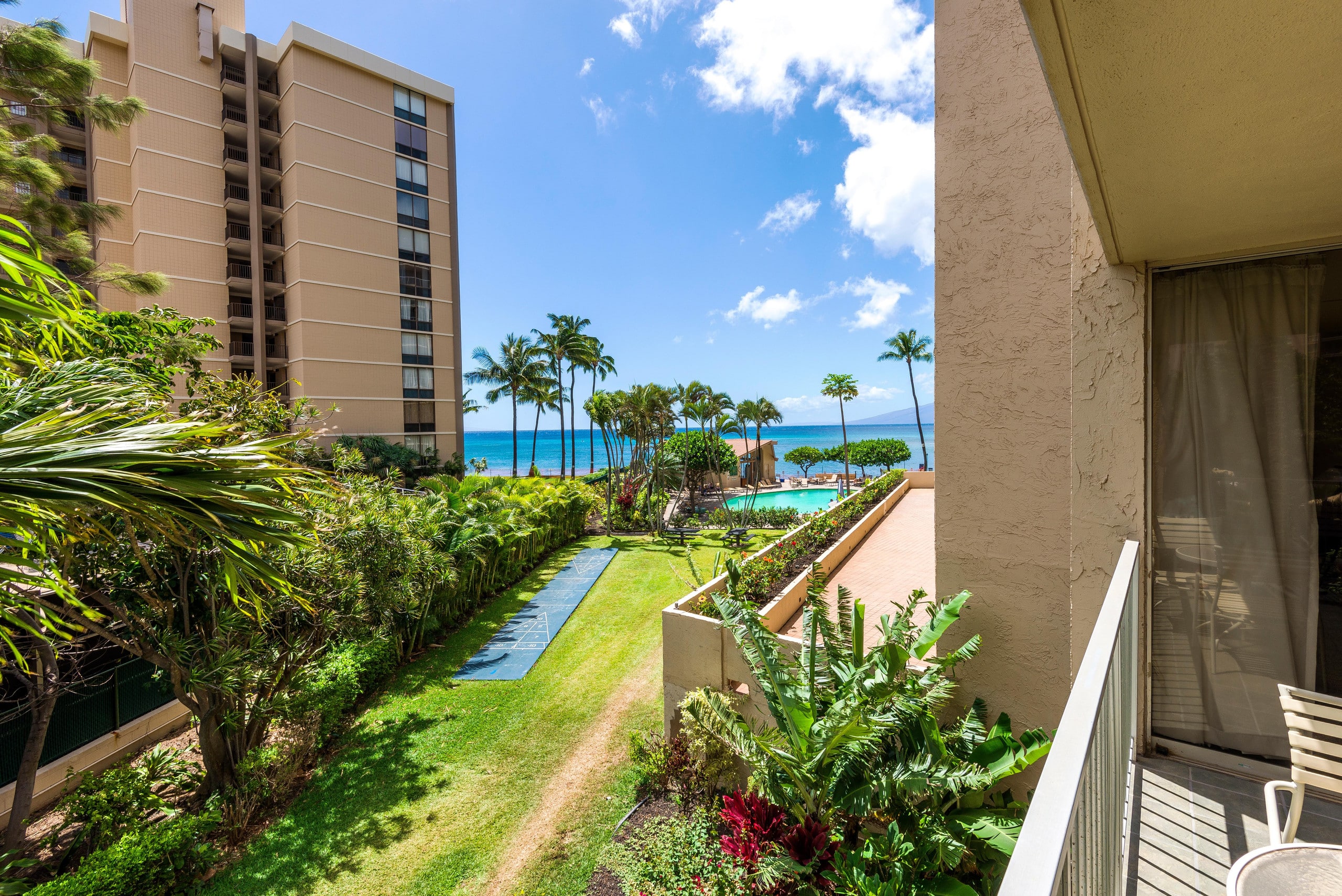 Condo in Lahaina · ★4.65 · 2 bedrooms · 4 beds · 2 baths - Image 1