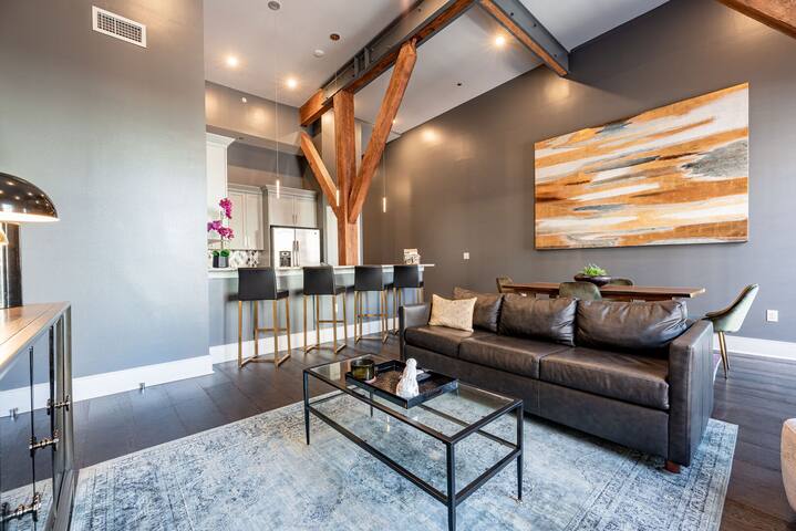 The Location You Want To Stay at in Downtown NOLA gallery image 2