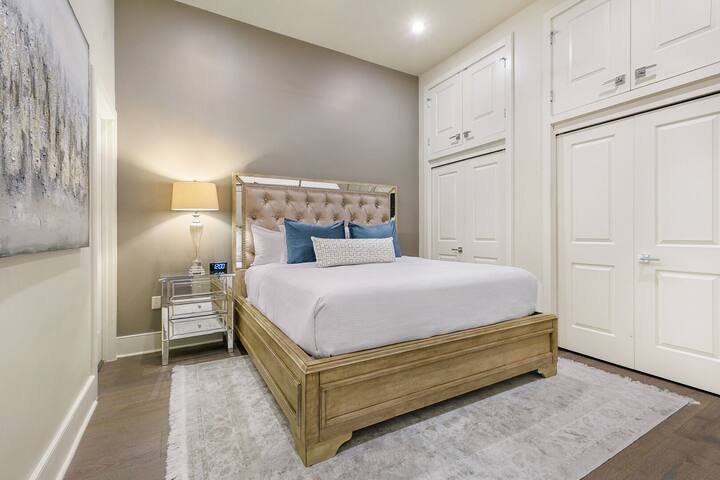 The Downtown Location You Want to Stay at in Nola gallery image 3
