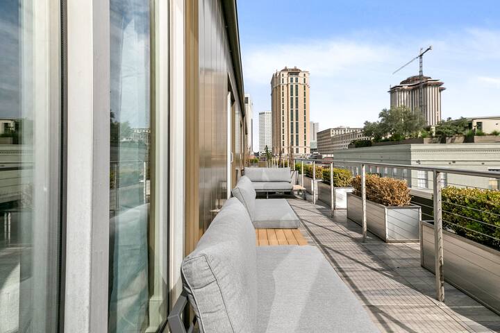 5B/5.1B Penthouse with Large Private Balcony gallery image 2